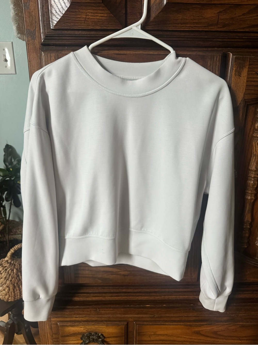 Lululemon Softstream White Crewneck Sweatshirt - Women